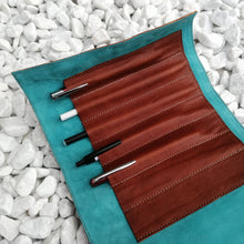 Carica l'immagine nel visualizzatore di Gallery, PortaPenne