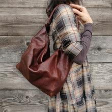 Load image into Gallery viewer, Little Cinzia